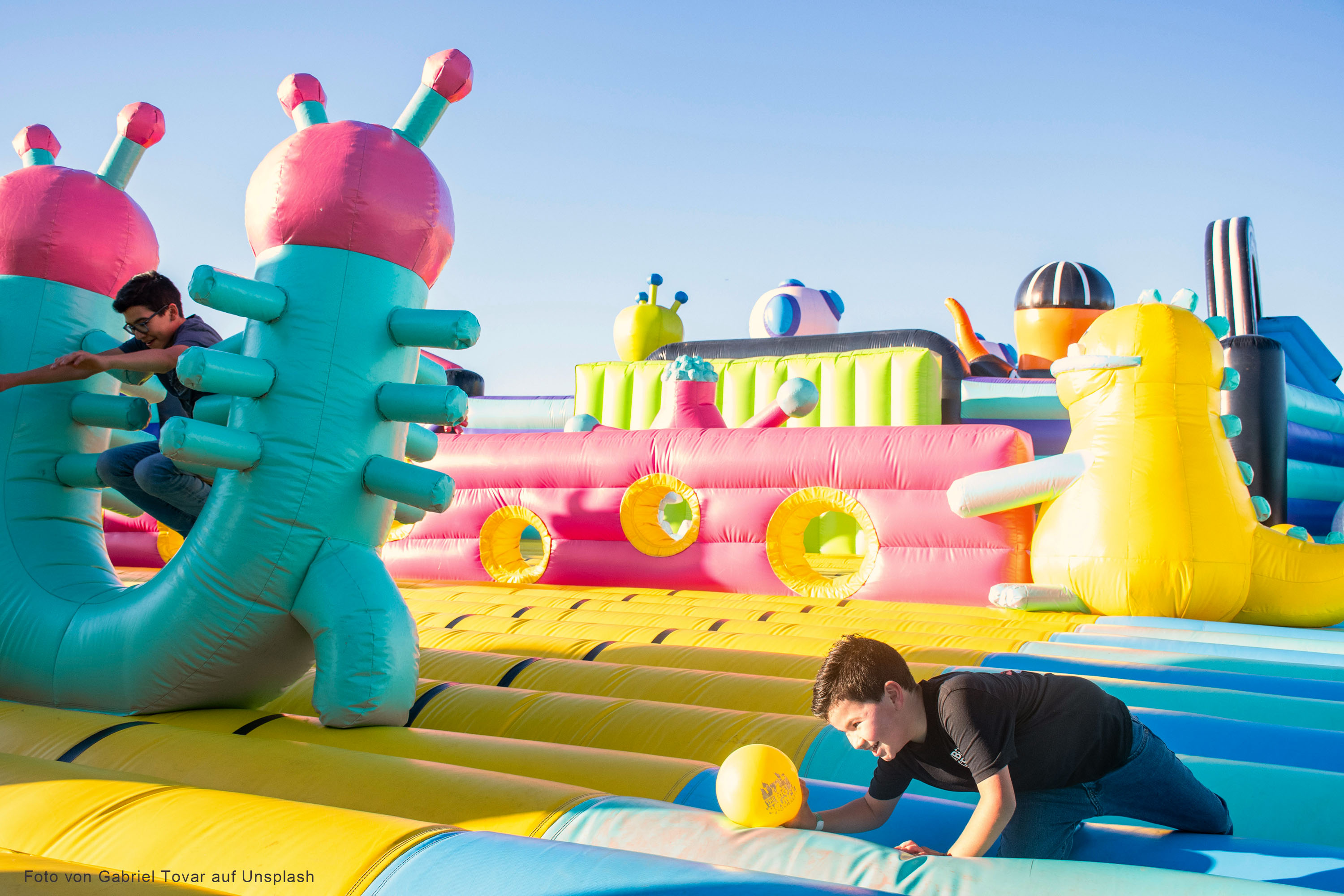 Hüpfburg beim Sommerfest